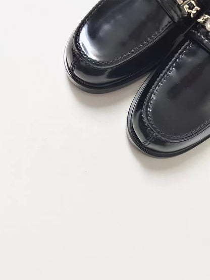 PATENT LEATHER LOAFER