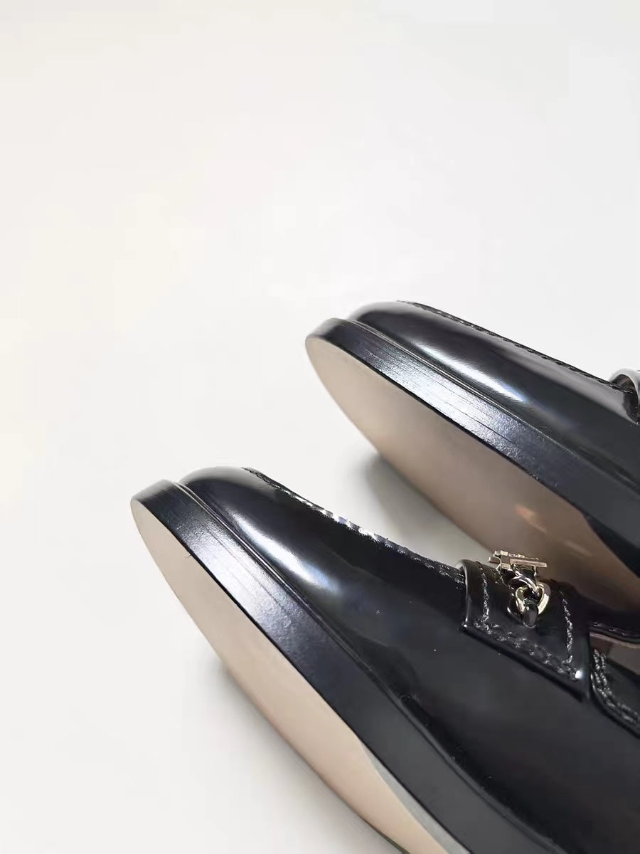 PATENT LEATHER LOAFER