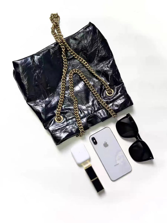 SOPHISTICATED XL TOTE WITH CHAIN